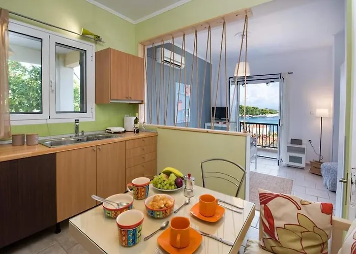 Fenia's - Charming Seaview Getaway In Gaios, Paxos